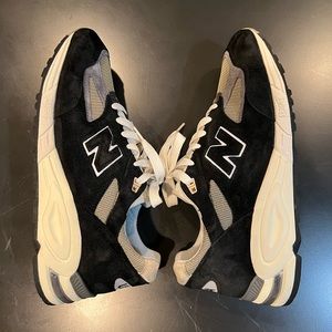 New Balance Teddy Santis 900 v2